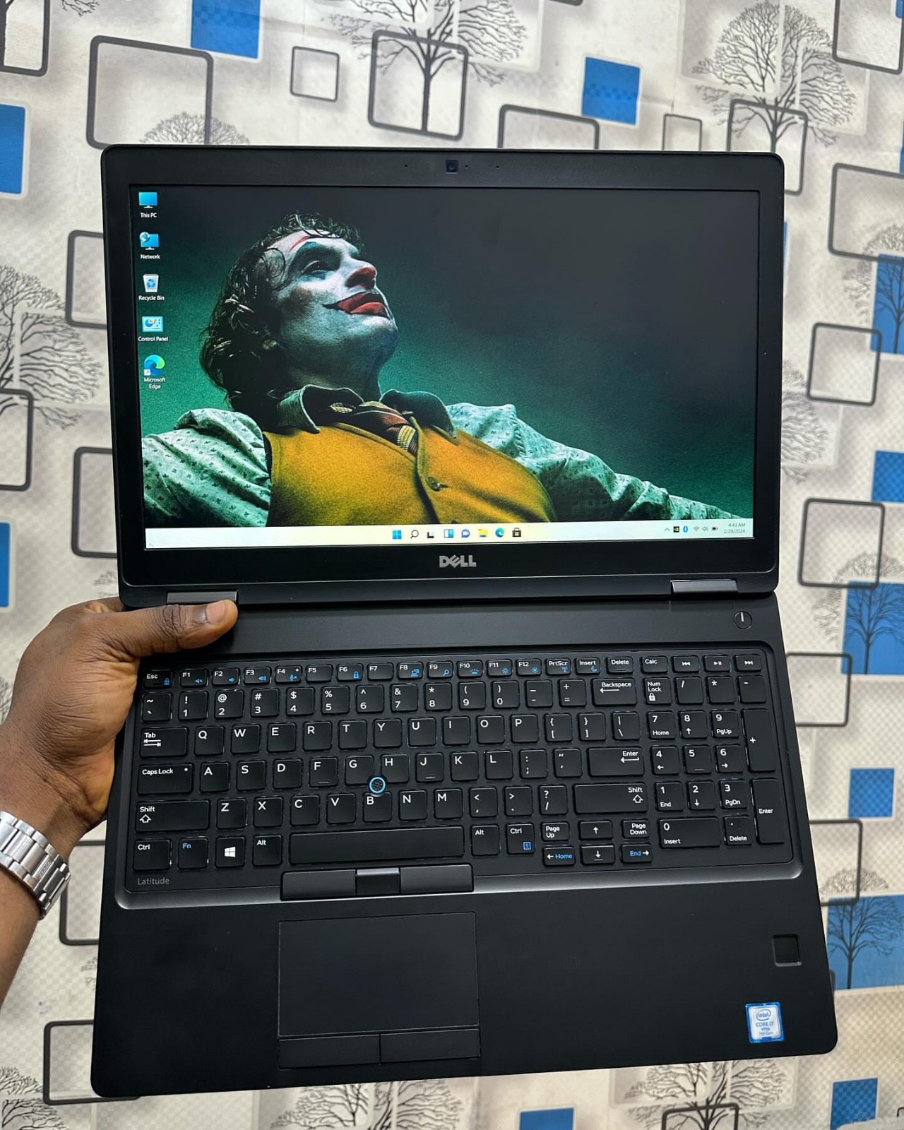 DELL LATITUDE 5580 ( IDÉAL POUR UN GRAPHISTE )