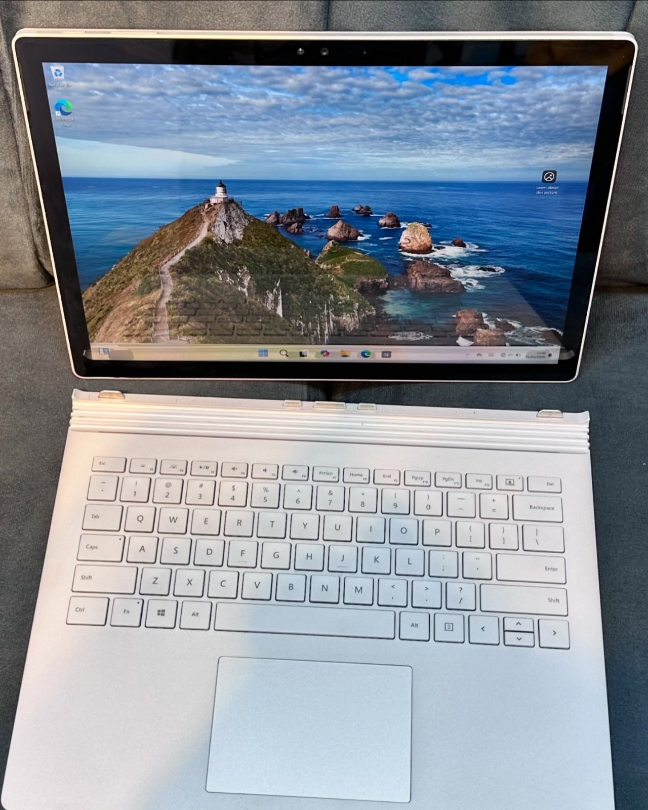 MICROSOFT SURFACEBOOK 2  ( ÉTAT NEUF )