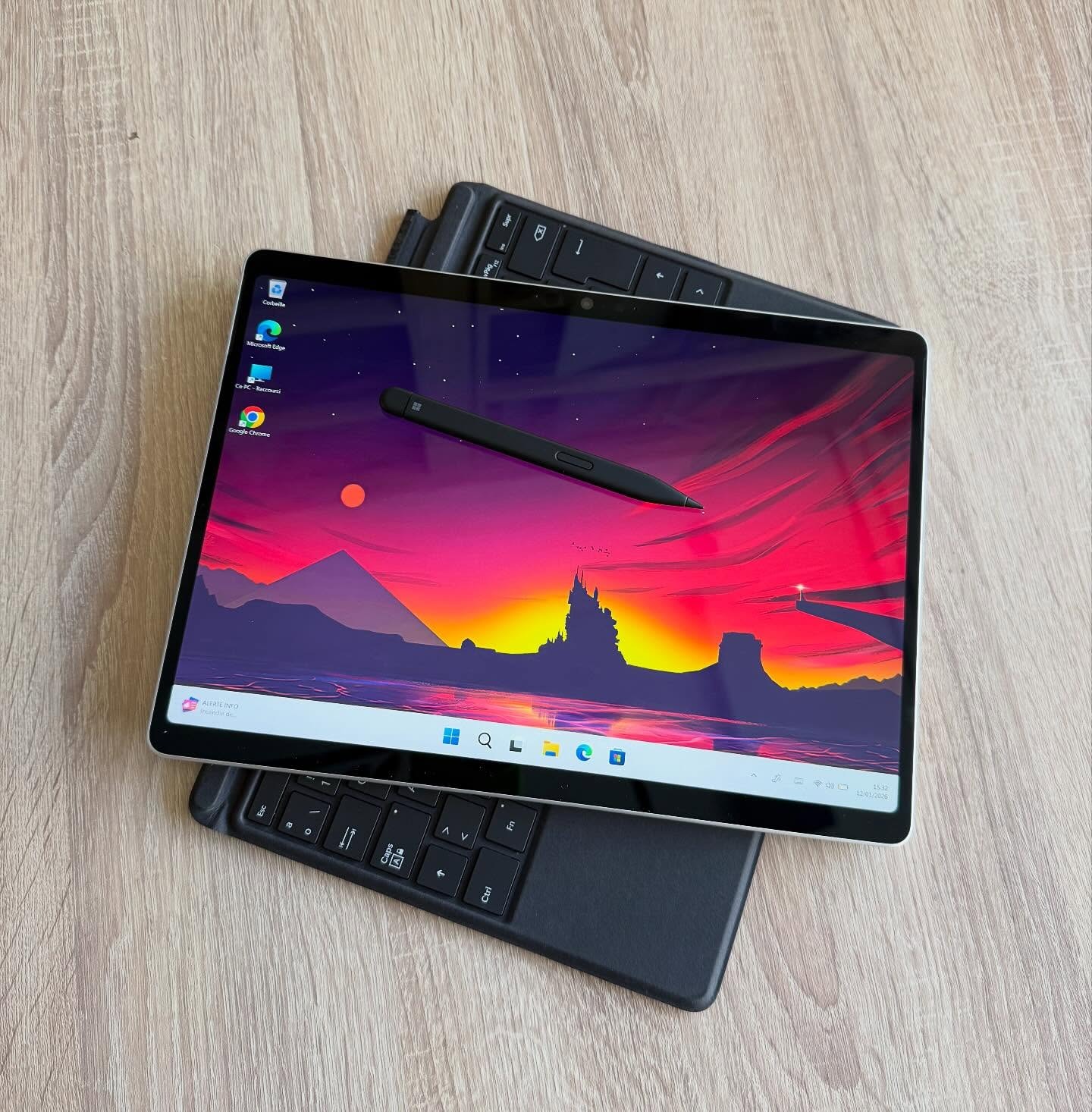 MICROSOFT SURFACE PRO X For BUISNESS ( NEUF EN SAC)