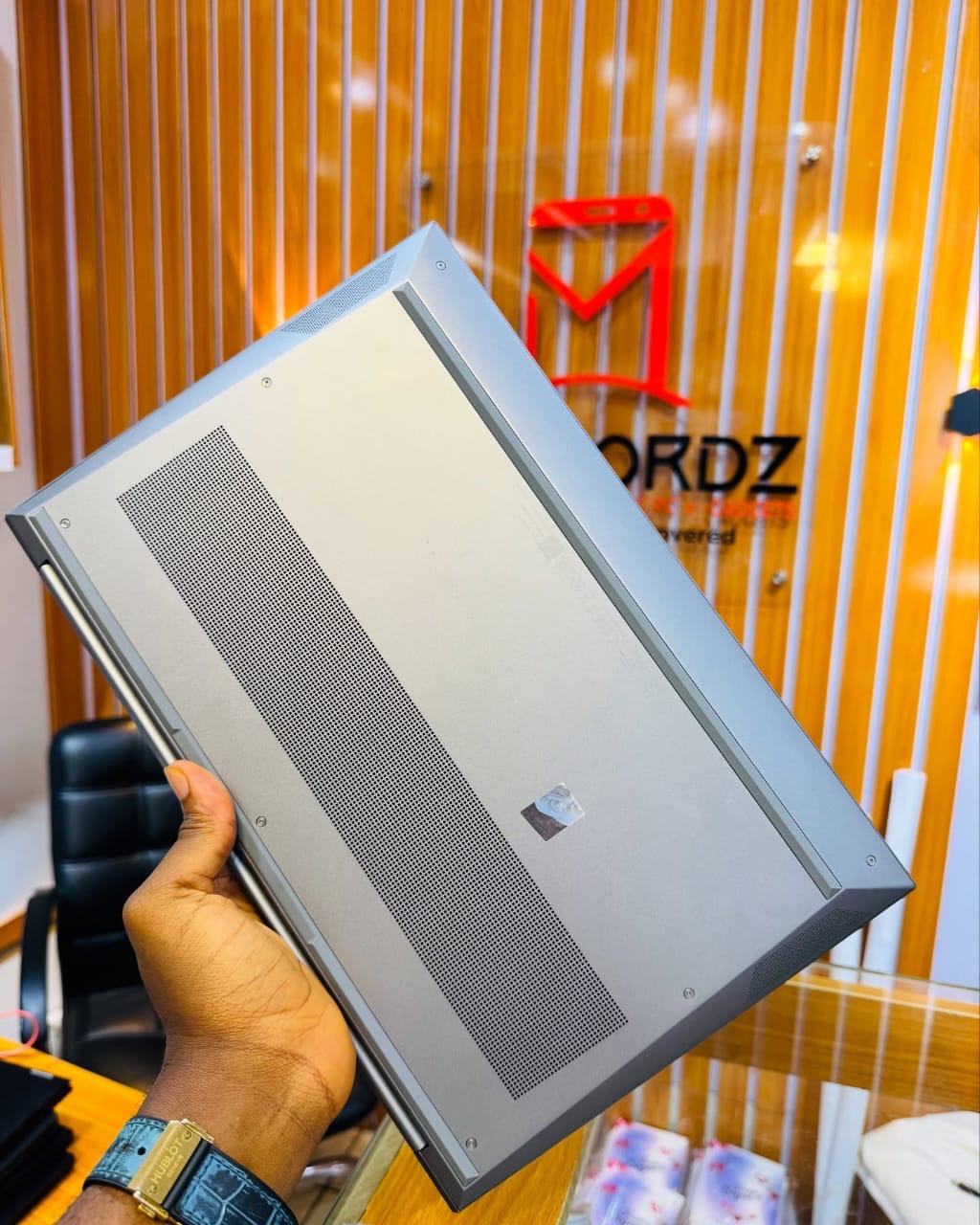 Additional product image